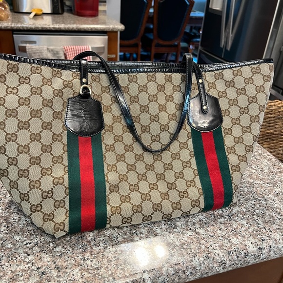 Gorgeous authentic Gucci bag - Picture 1 of 4